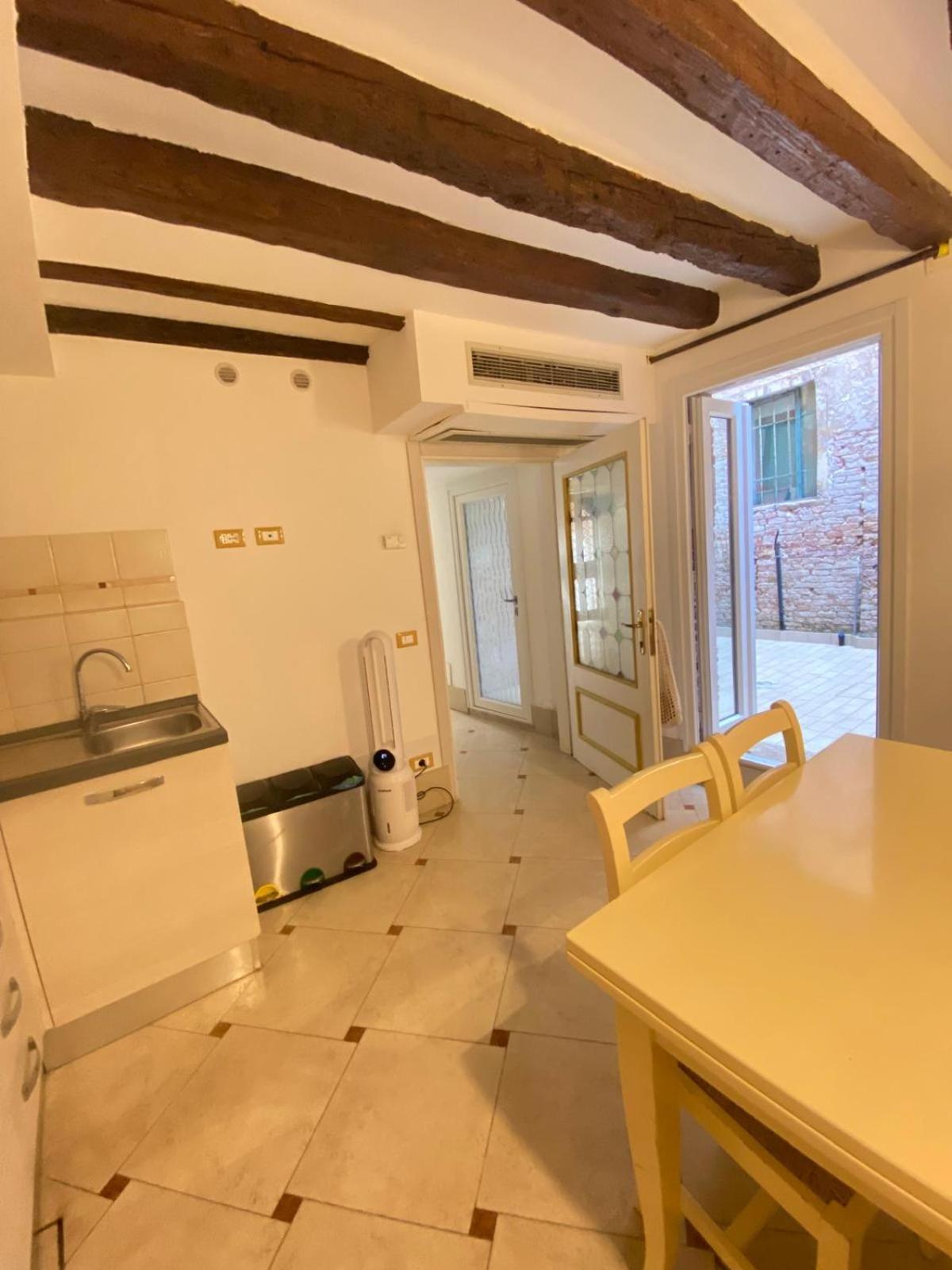 Casa Vacanze Angolo 'Sconto Venesia Bagian luar foto