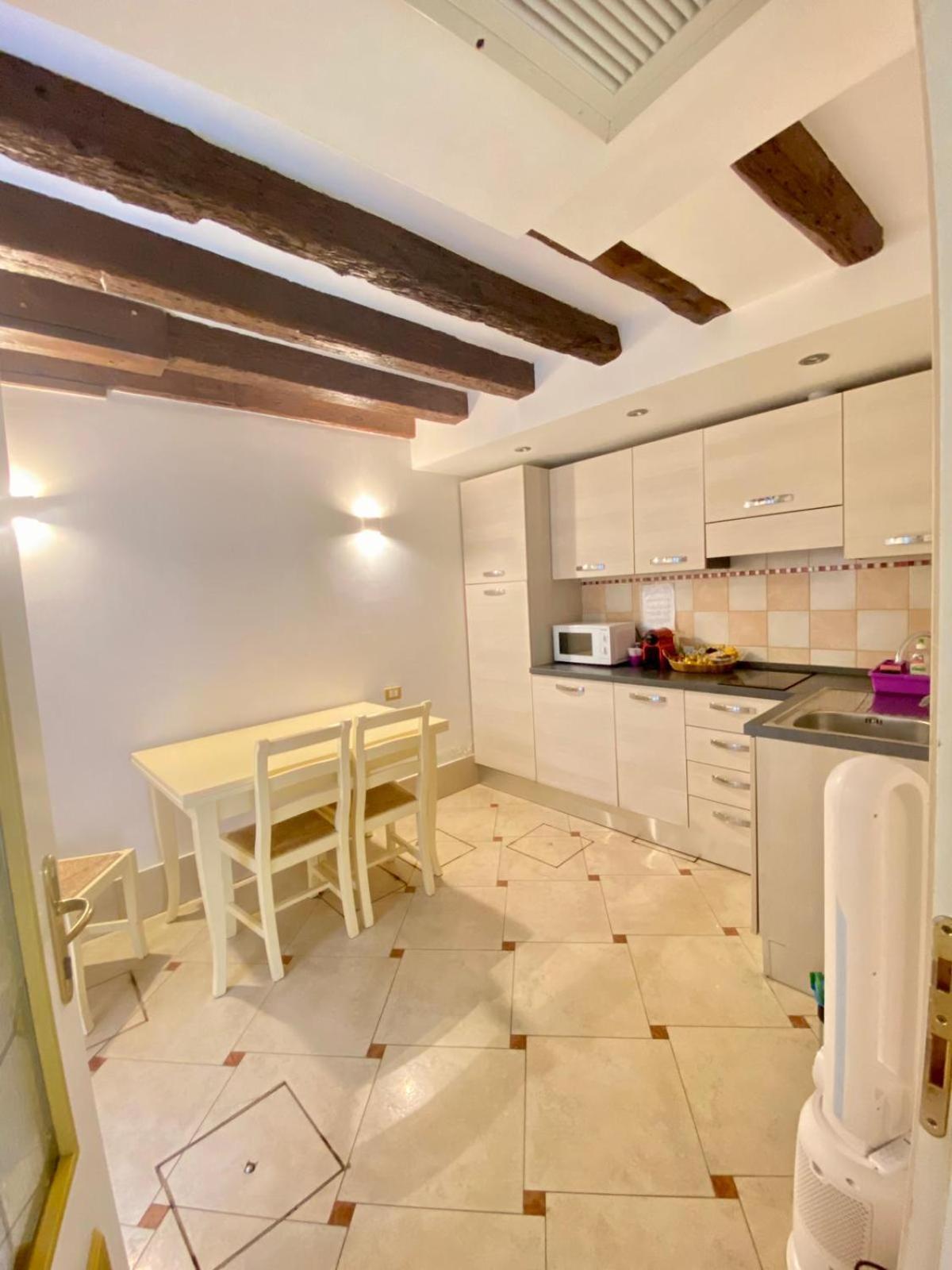Casa Vacanze Angolo 'Sconto Venesia Bagian luar foto