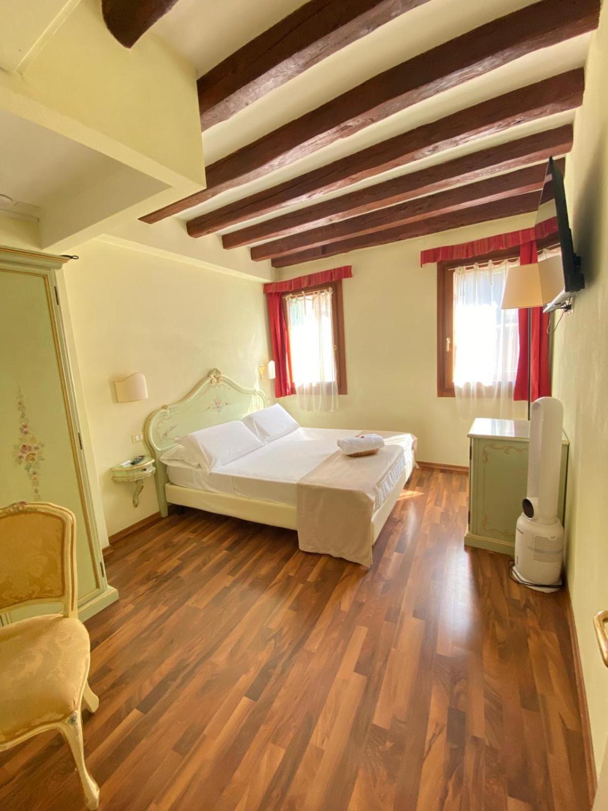 Casa Vacanze Angolo 'Sconto Venesia Bagian luar foto