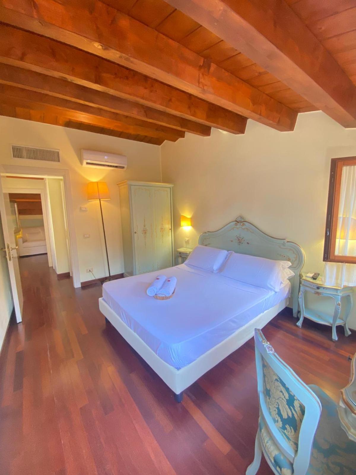 Casa Vacanze Angolo 'Sconto Venesia Bagian luar foto