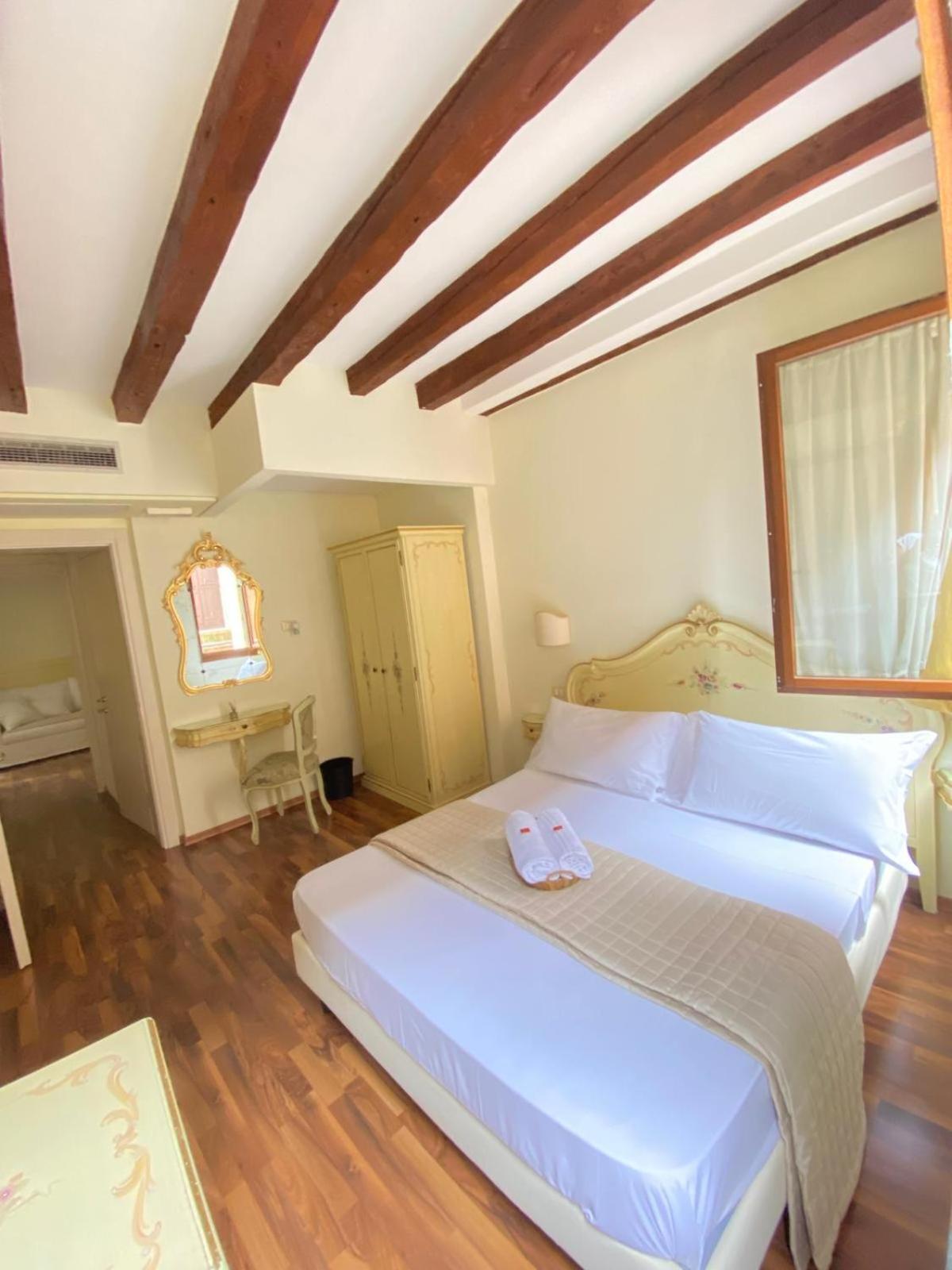 Casa Vacanze Angolo 'Sconto Venesia Bagian luar foto